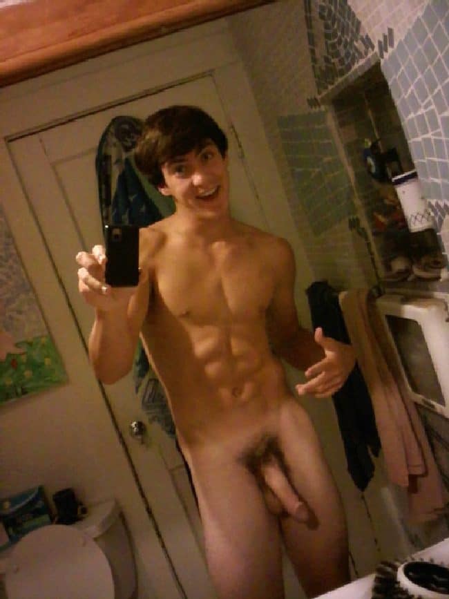 Hung Nude Twink