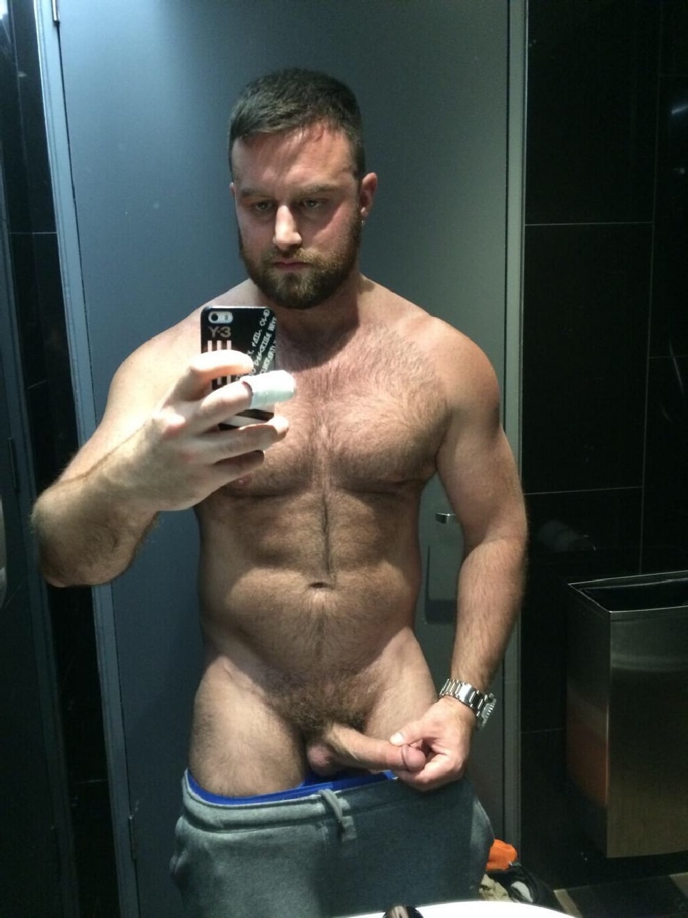 hairy muscle cock selfie