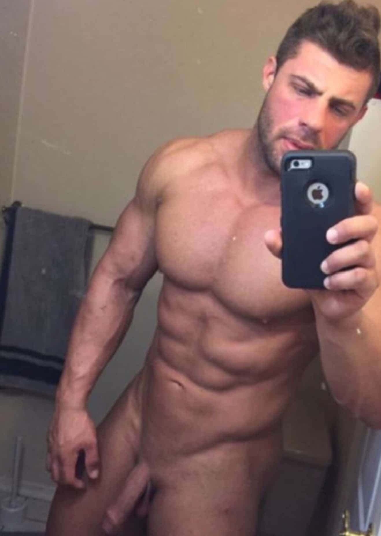 Hot Nude Muscle Man With A Pretty Penis - Cock Picture Blog