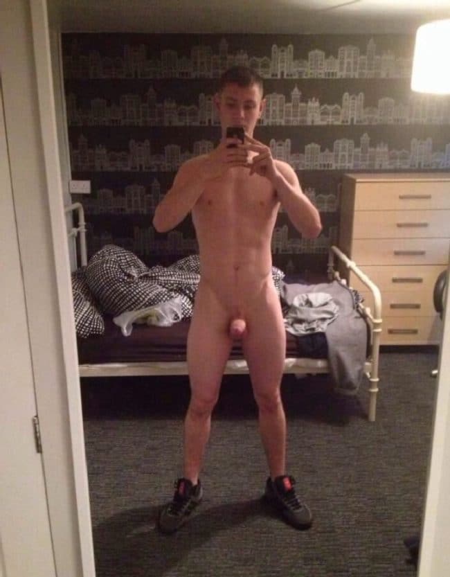 Nude Twink